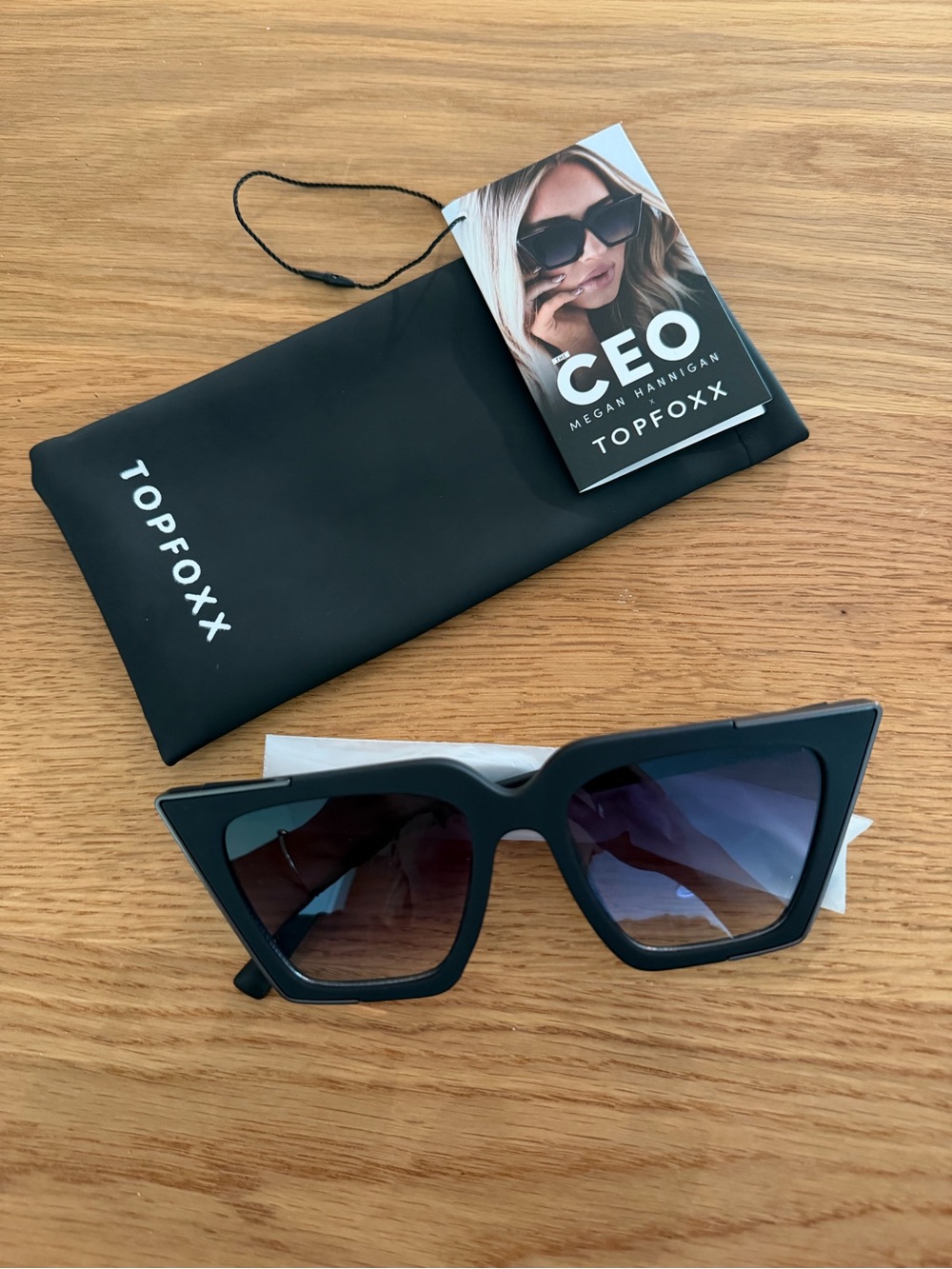 NWT TOPFOXX CEO black cat-eye sunglasses